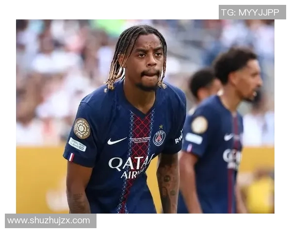 巴黎圣日耳曼签约巴西新星内马尔,刷新世界足坛最高薪记录 巴黎圣日耳曼签约巴西新星内马尔,刷新世界足坛最高薪记录